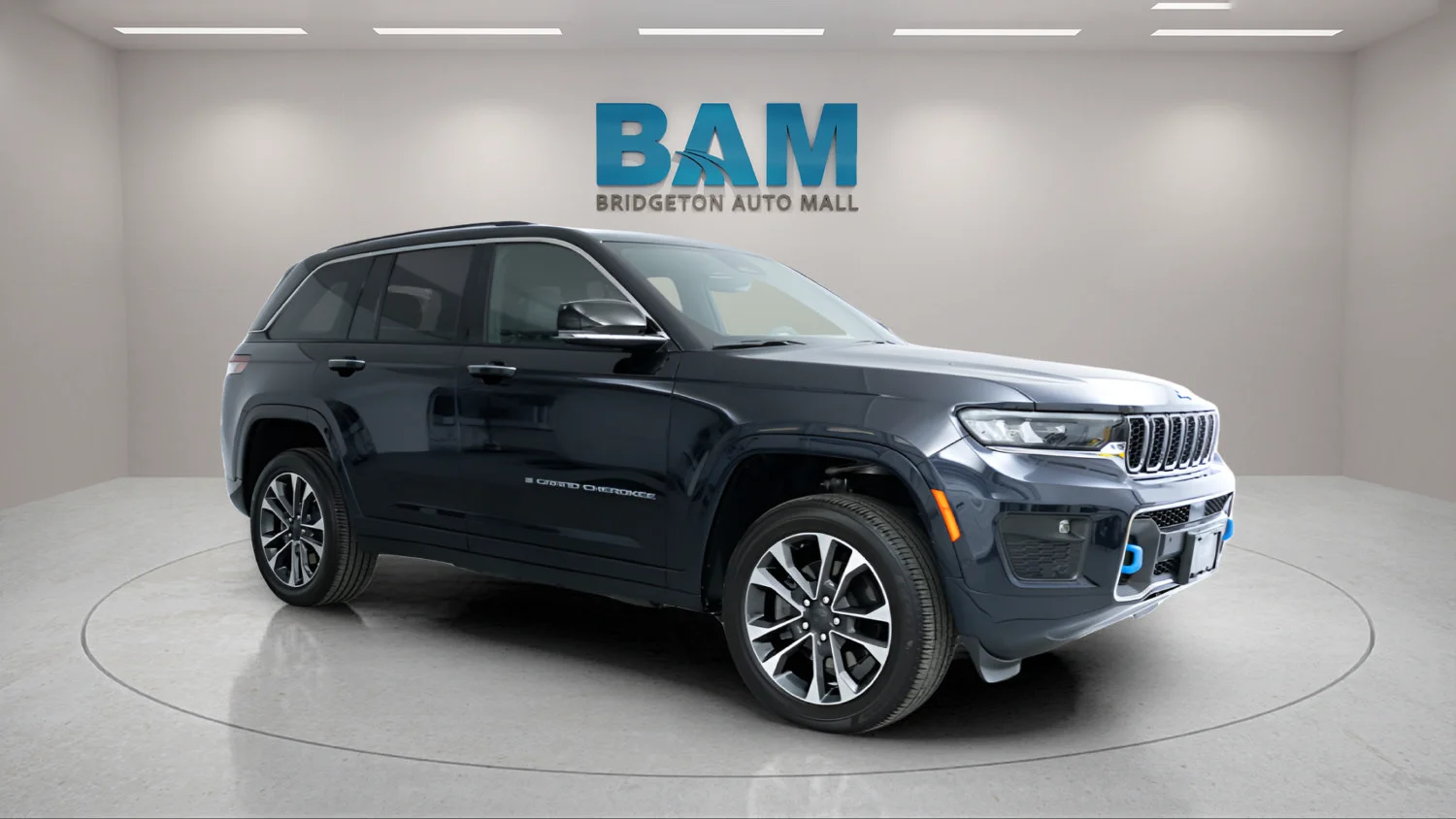 Used 2023 Blue Jeep Overland image 1