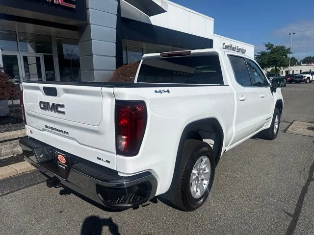 Used 2023 White GMC SLE image 7