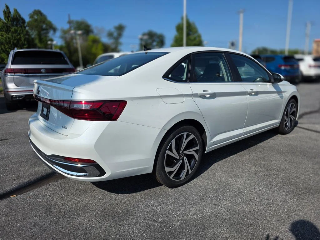 2026 Volkswagen Jetta SEL - Photo 7