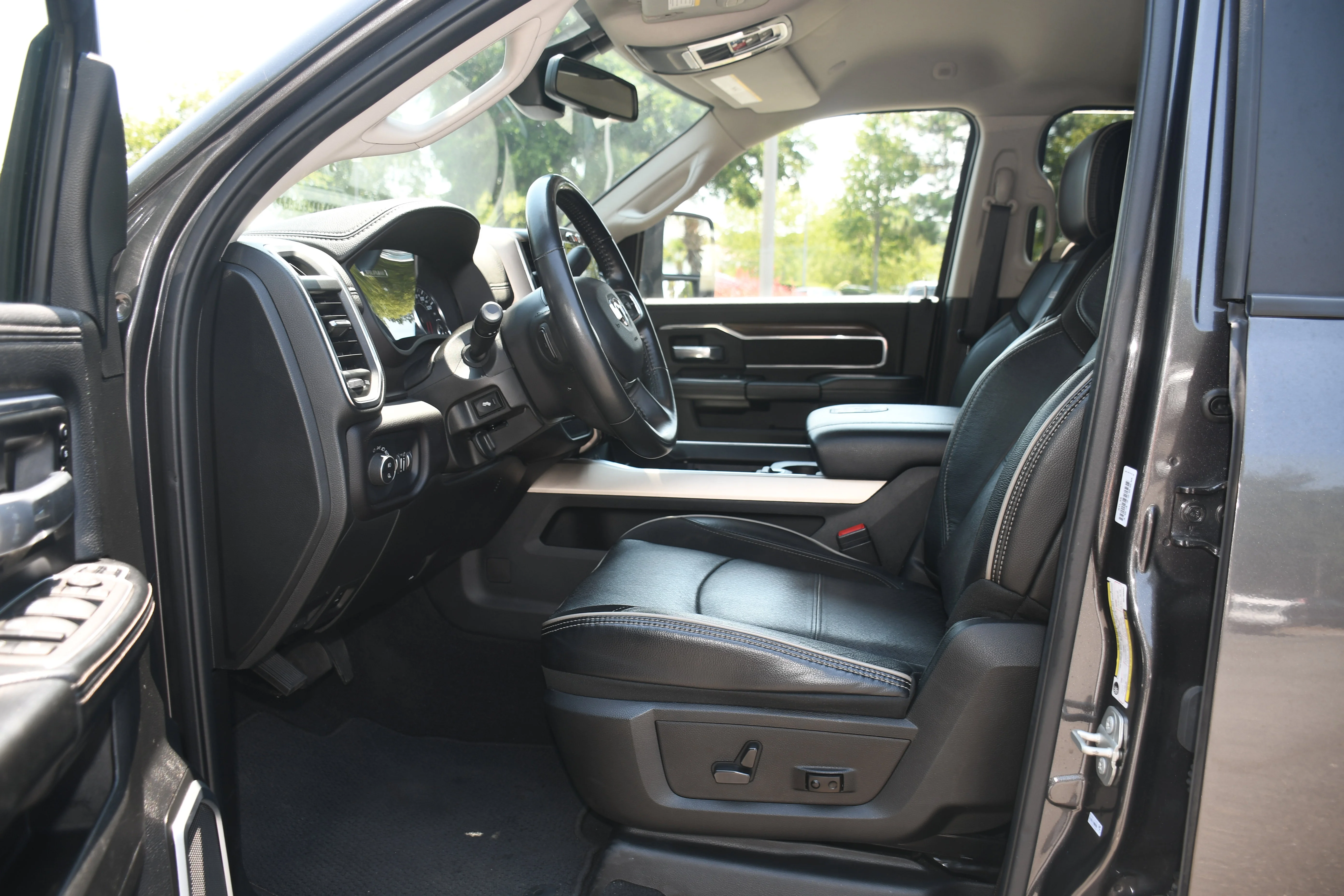 2024 RAM Ram 3500 Pickup Laramie - Photo 7