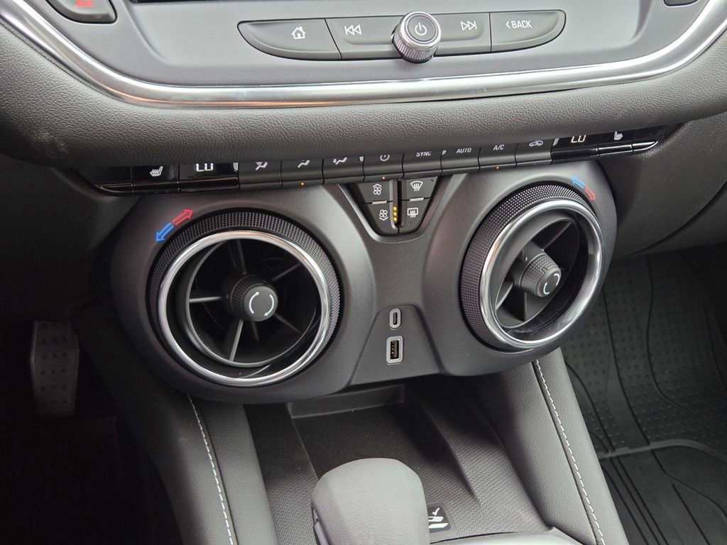 2025 Chevrolet Blazer 2LT - Photo 13