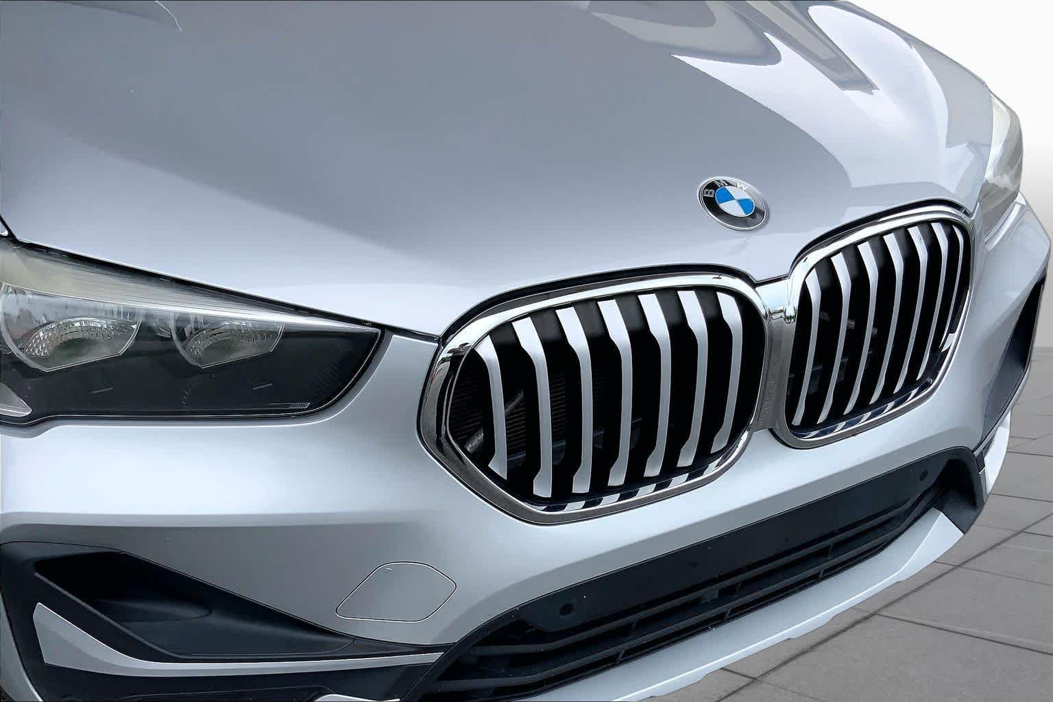 Used 2021 Glacier Silver Metallic BMW sDrive28i image 32