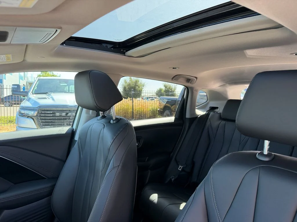 New 2026 Platinum White Acura Base image 23
