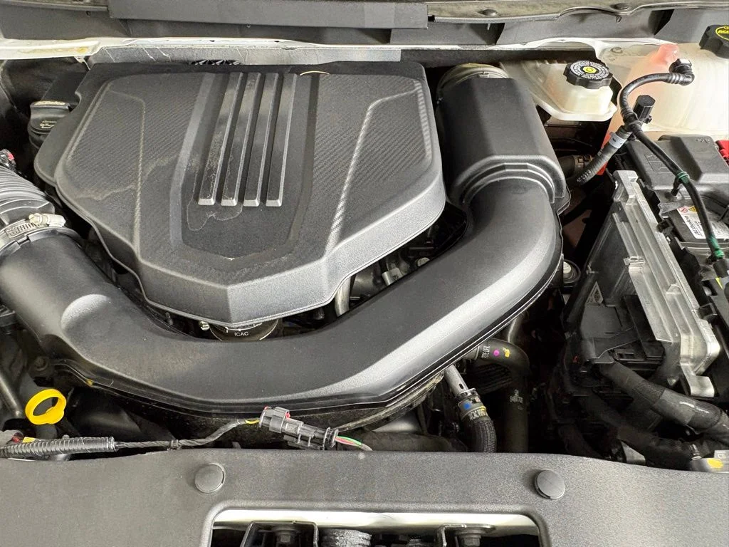 Used 2025 White Chevrolet LT image 41