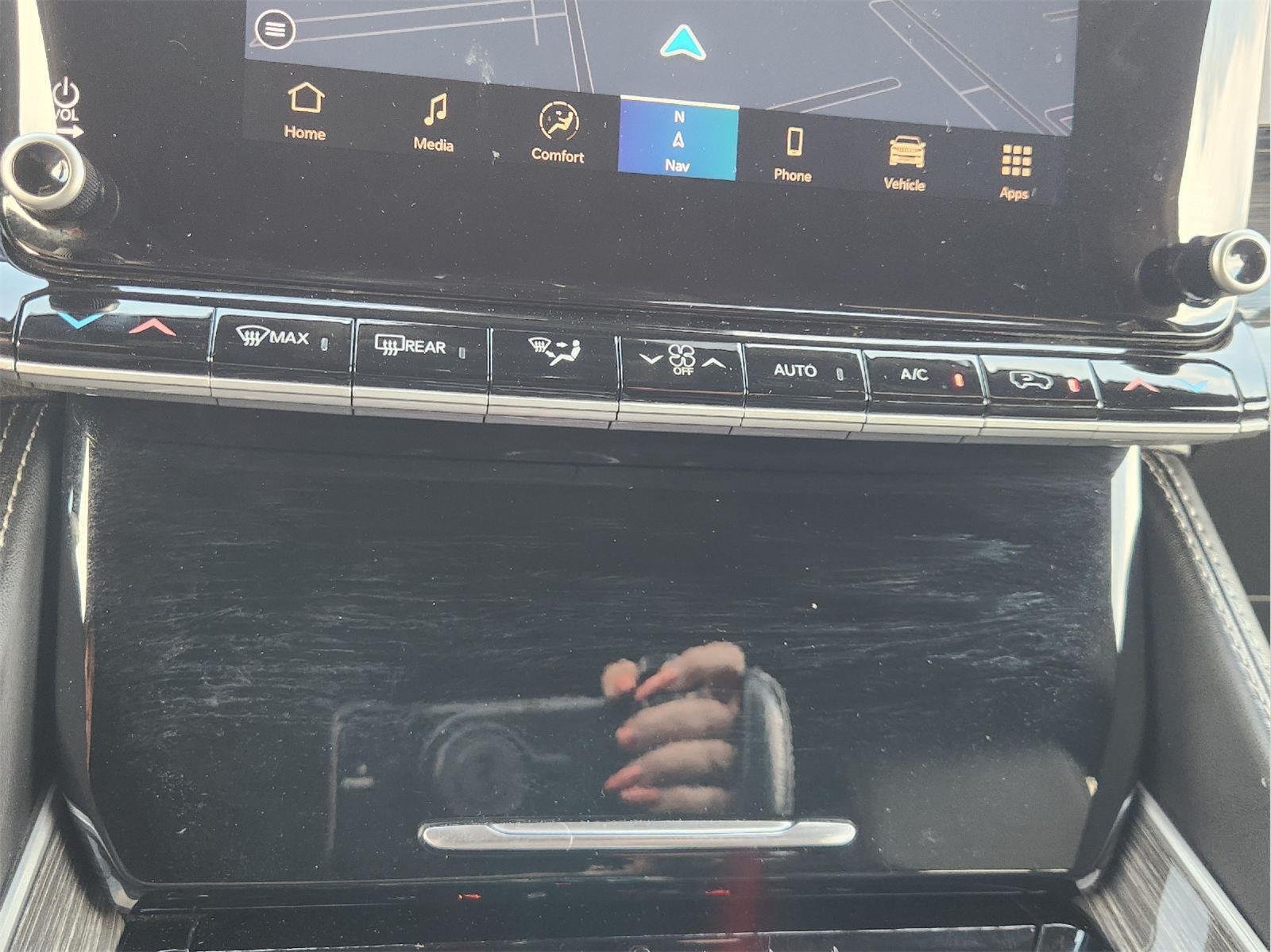 2022 Jeep Wagoneer photo 20 of 35