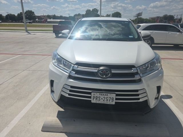 Used 2019 White Toyota LE Plus image 3