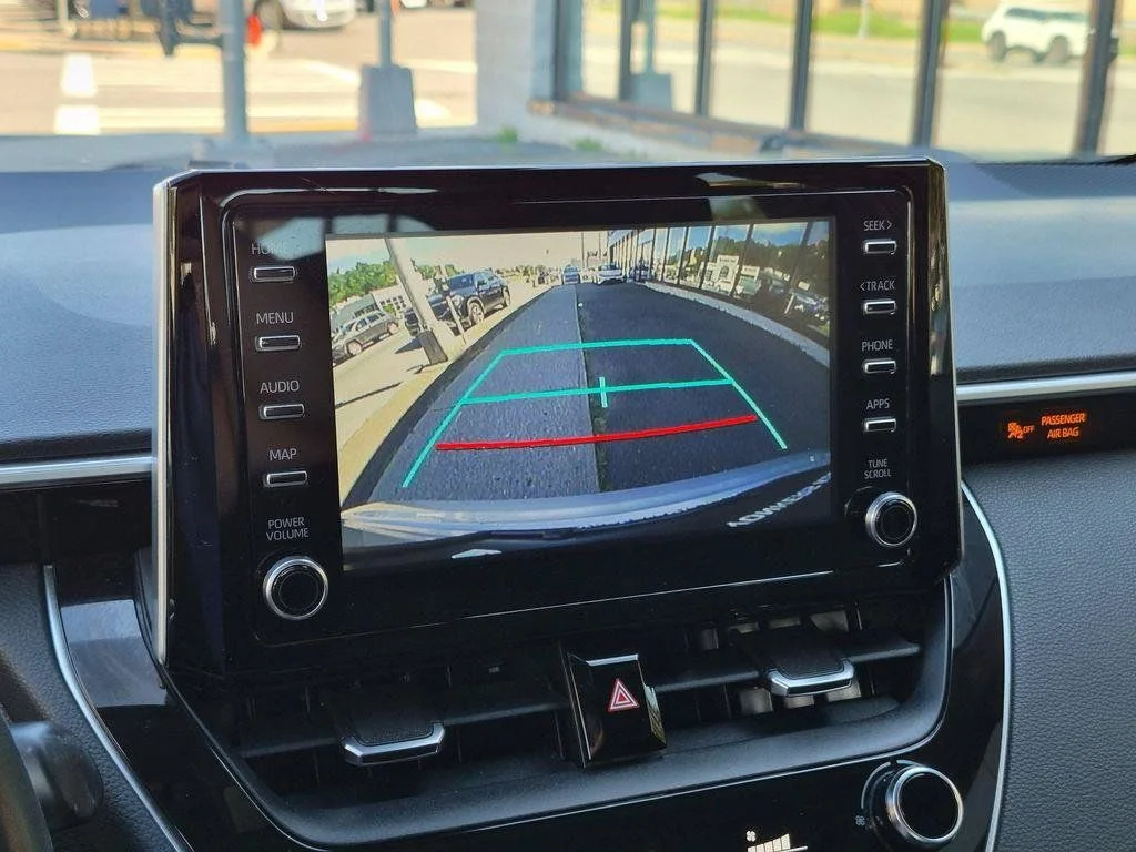 Used 2020 Silver Toyota SE image 18