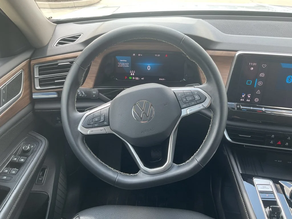 Used 2025 White Volkswagen 2.0T SE w/Technology image 23