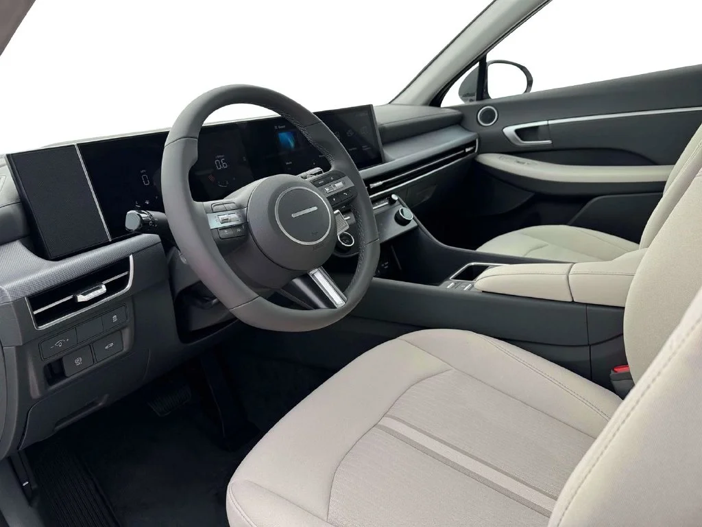 New 2026 Silver Hyundai SEL Sport image 15
