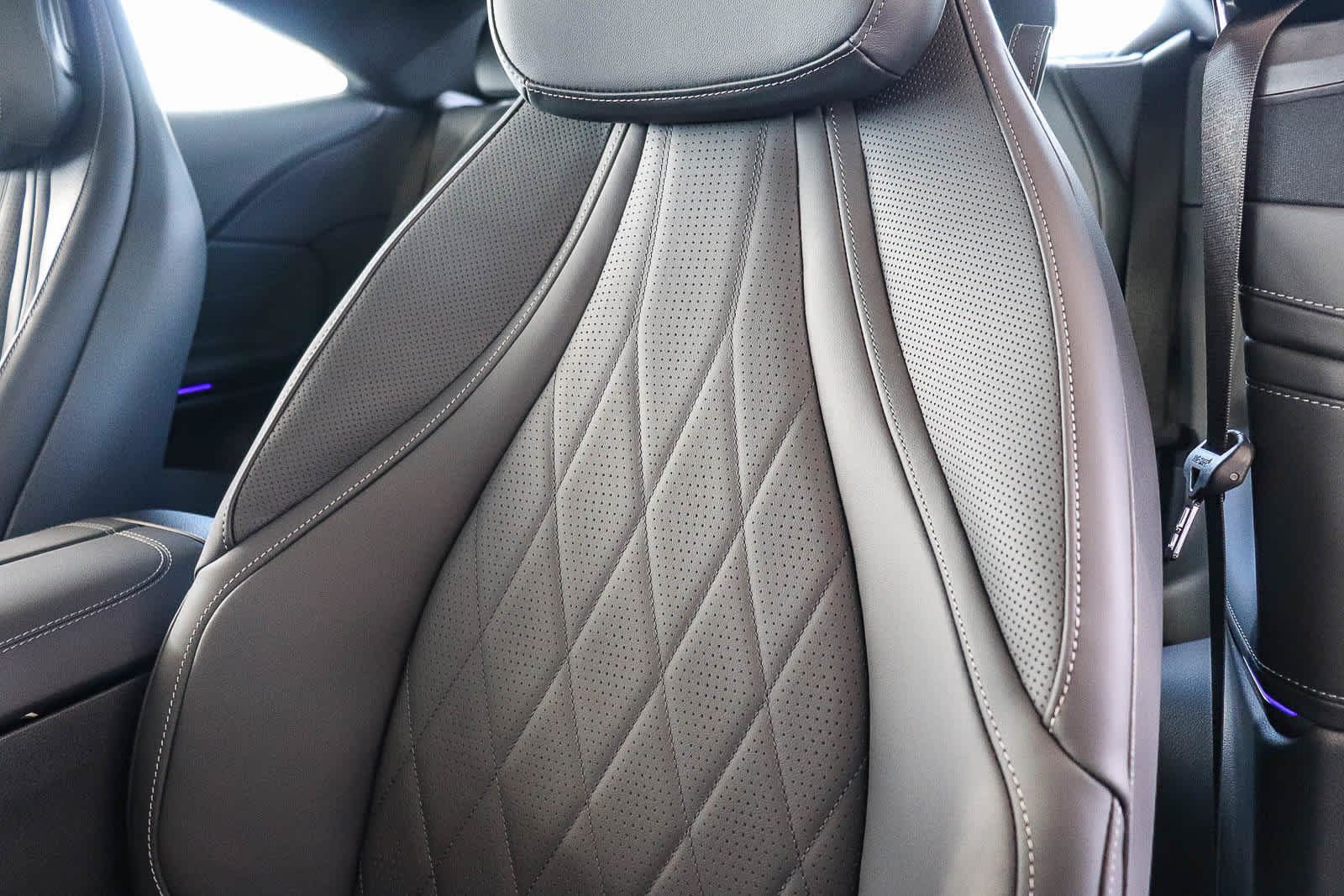 New 2027 MANUFAKTUR exclusive graphite grey magno Mercedes-Benz AMG® CLE 53 image 29