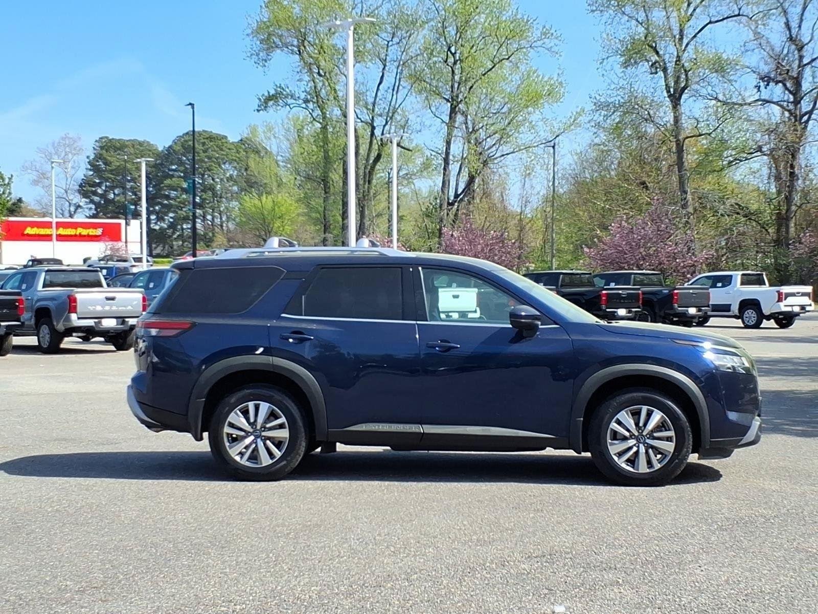 Used 2022 Deep Ocean Blue Pearl Nissan SL image 6