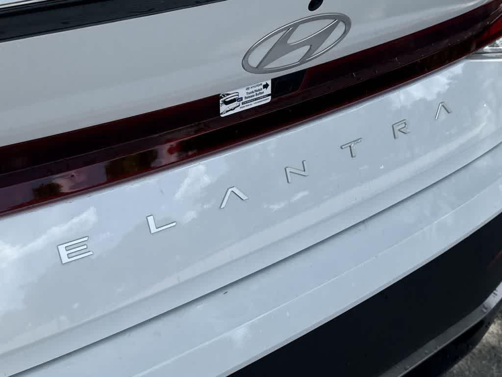 New 2026 Serenity White Hyundai SEL Sport image 10