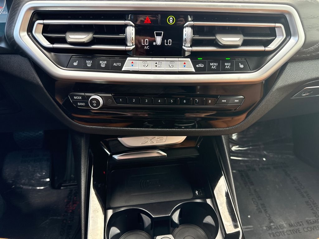 Used 2024 Phytonic Blue Metallic BMW xDrive30i image 27