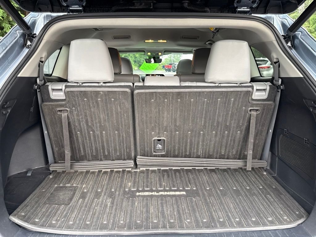 Used 2022 Brown Toyota XLE image 13