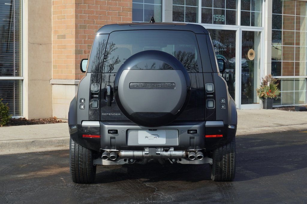 Used 2026 Gray Land Rover V8 image 5