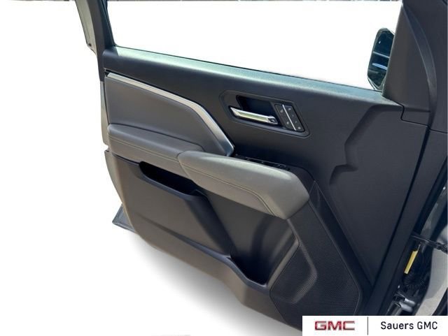 2025 Chevrolet Colorado ZR2 - Photo 9