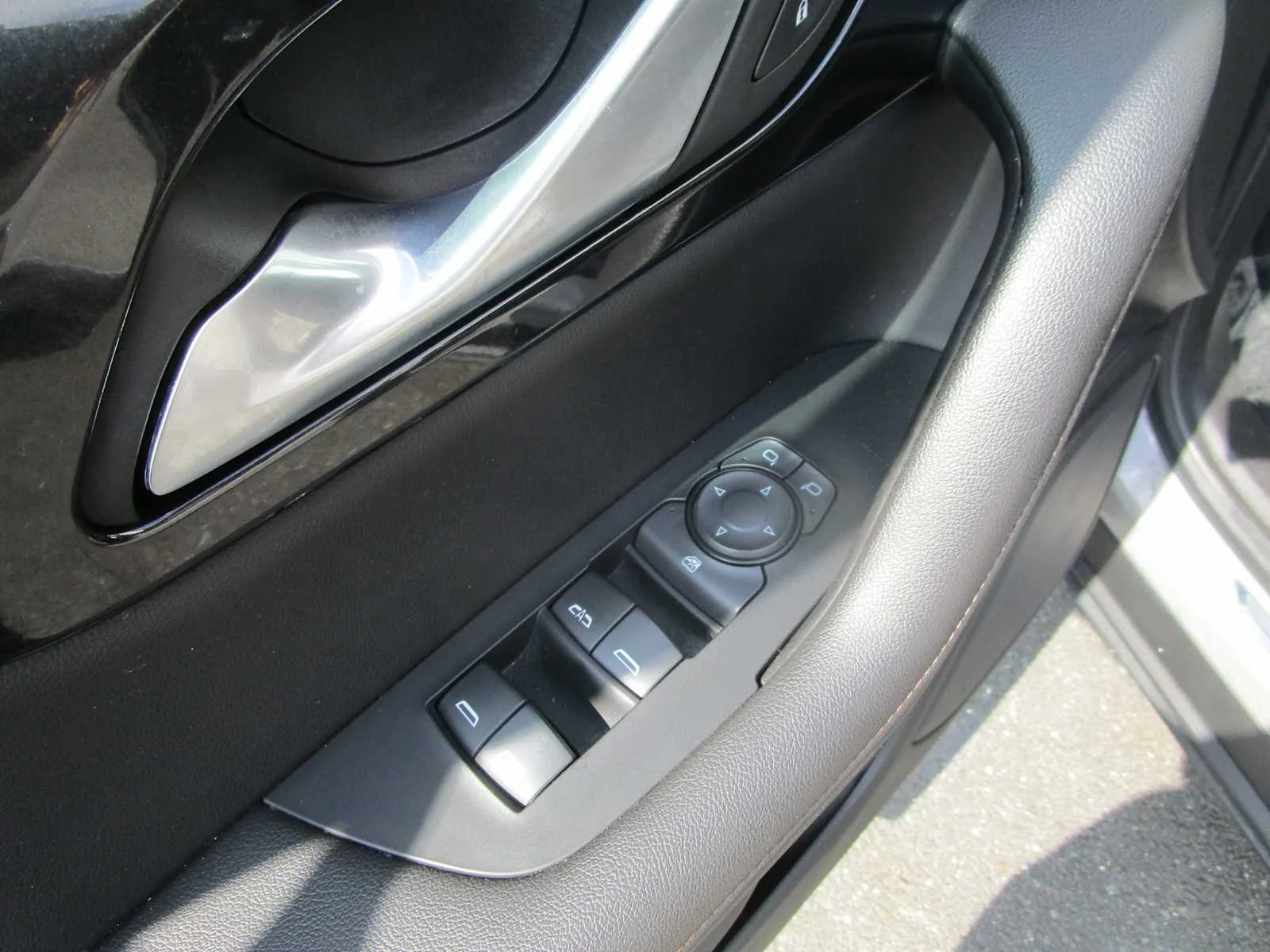 Certified Used 2022 Pewter Metallic Chevrolet Premier image 13