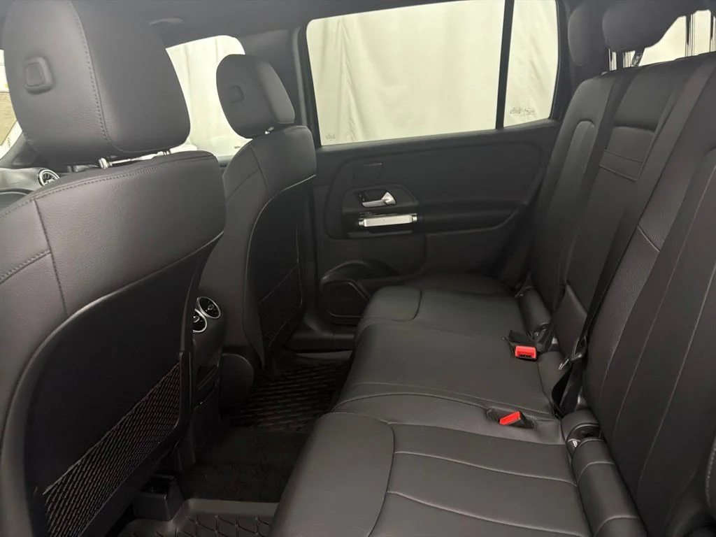 New 2026 Black Mercedes-Benz GLB 250 image 19