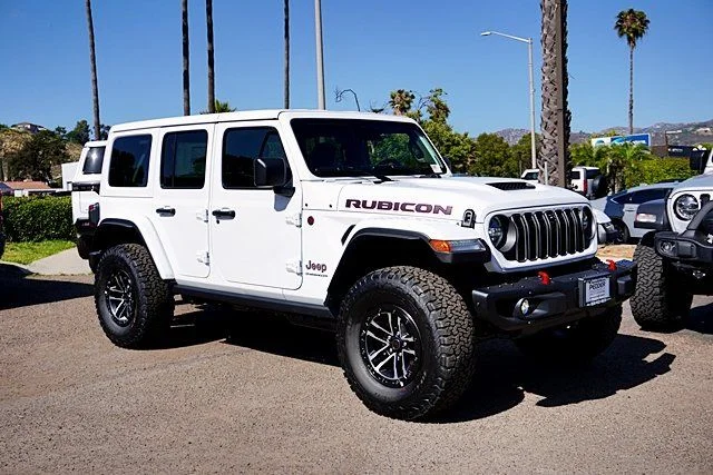 New 2026 Bright White Clear-Coat Exterior Paint Jeep Rubicon X image 5