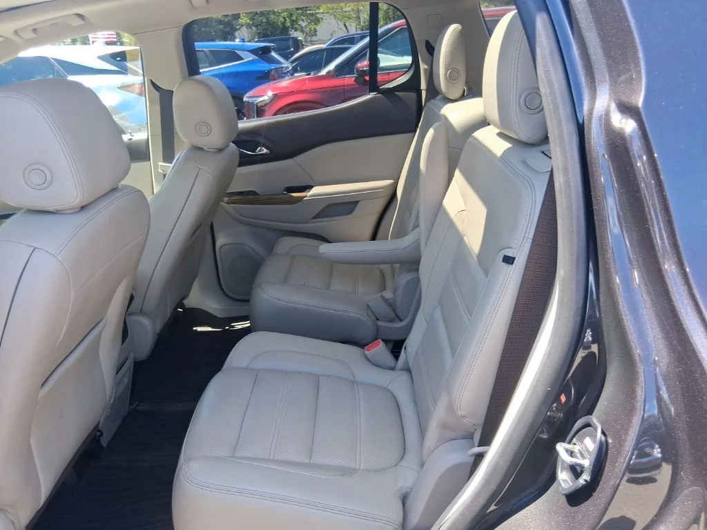 Used 2018 Silver GMC Denali image 12