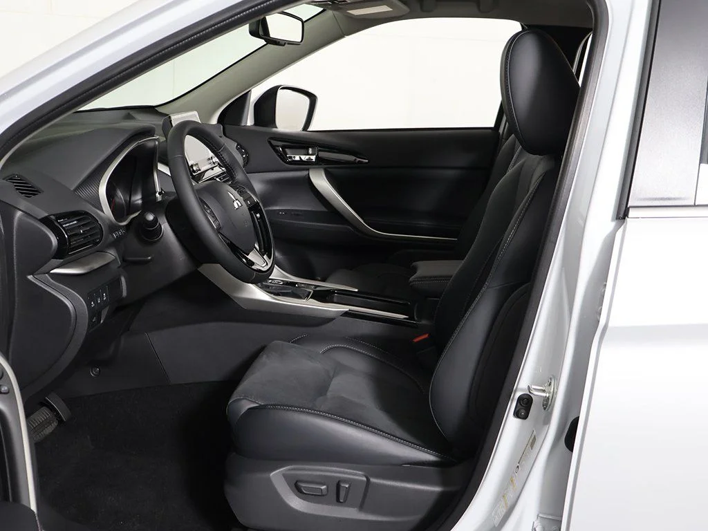 New 2026 White Mitsubishi SE image 27