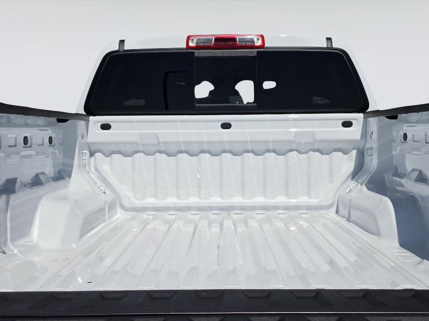 New 2026 Summit White Chevrolet WT image 26