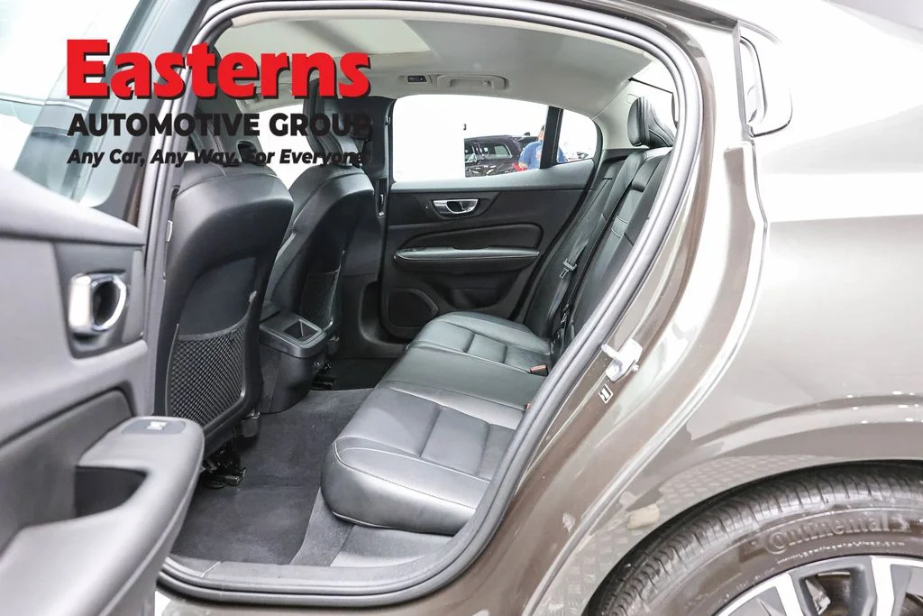 Used 2022 Gray Volvo B5 Momentum image 23