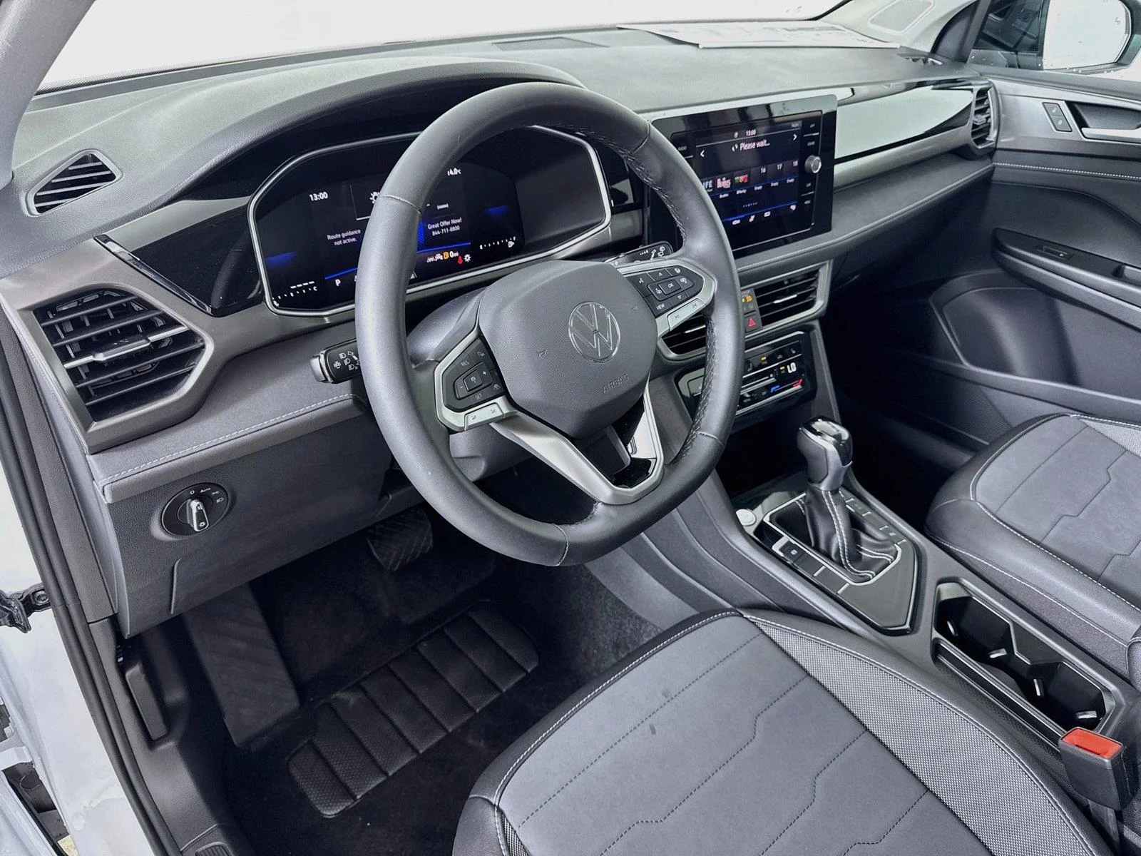 New 2027 Pure White w/Deep Black Roof Volkswagen SE Black image 9
