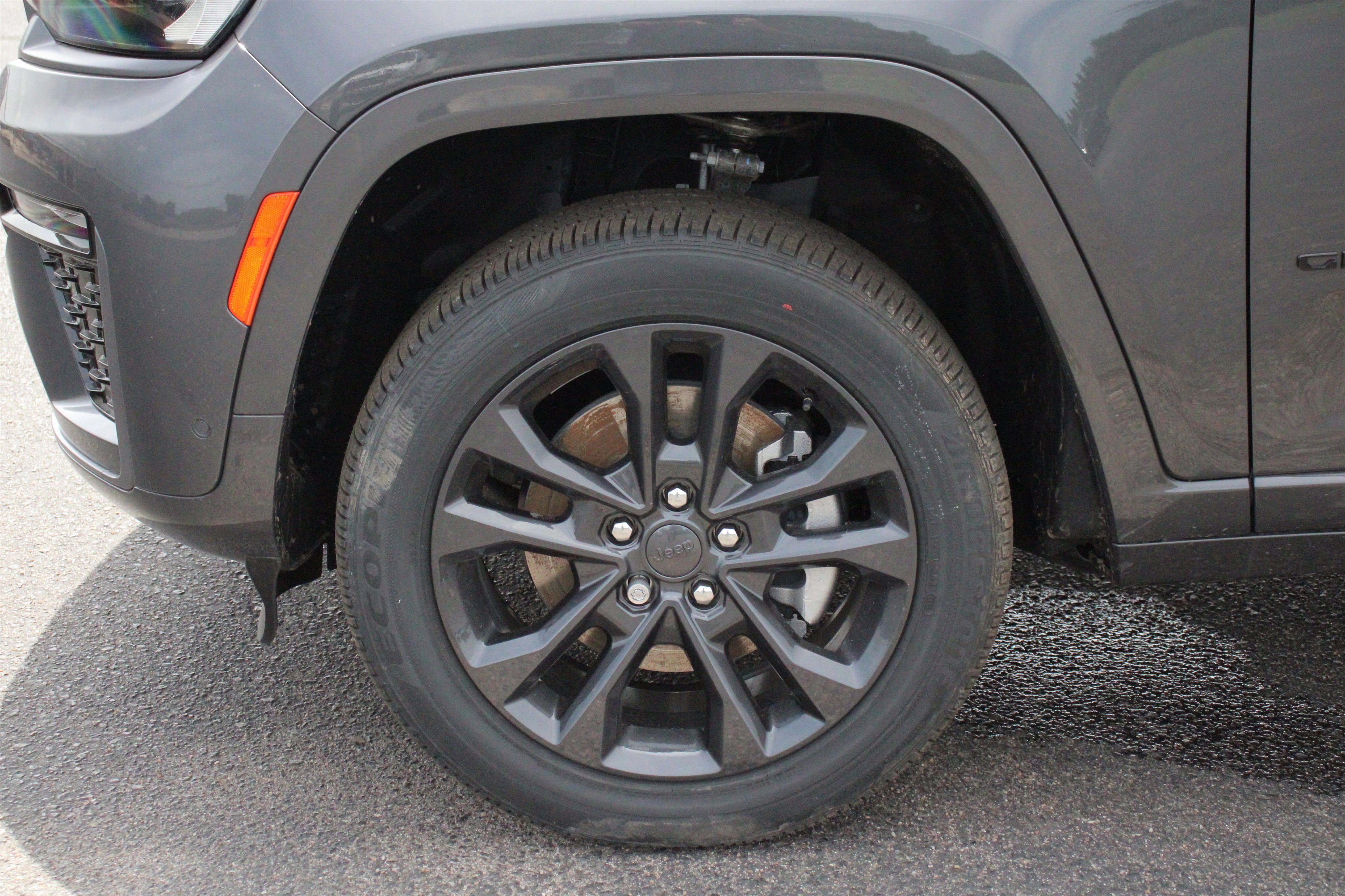 New 2026 Baltic Gray Metallic Clear-Coat Exterior Paint Jeep Limited Reserve image 43