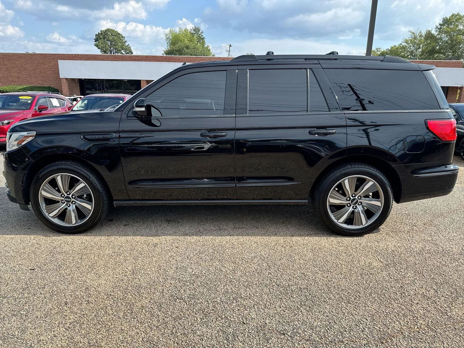 Used 2019 Infinite Black Metallic Lincoln Reserve image 20