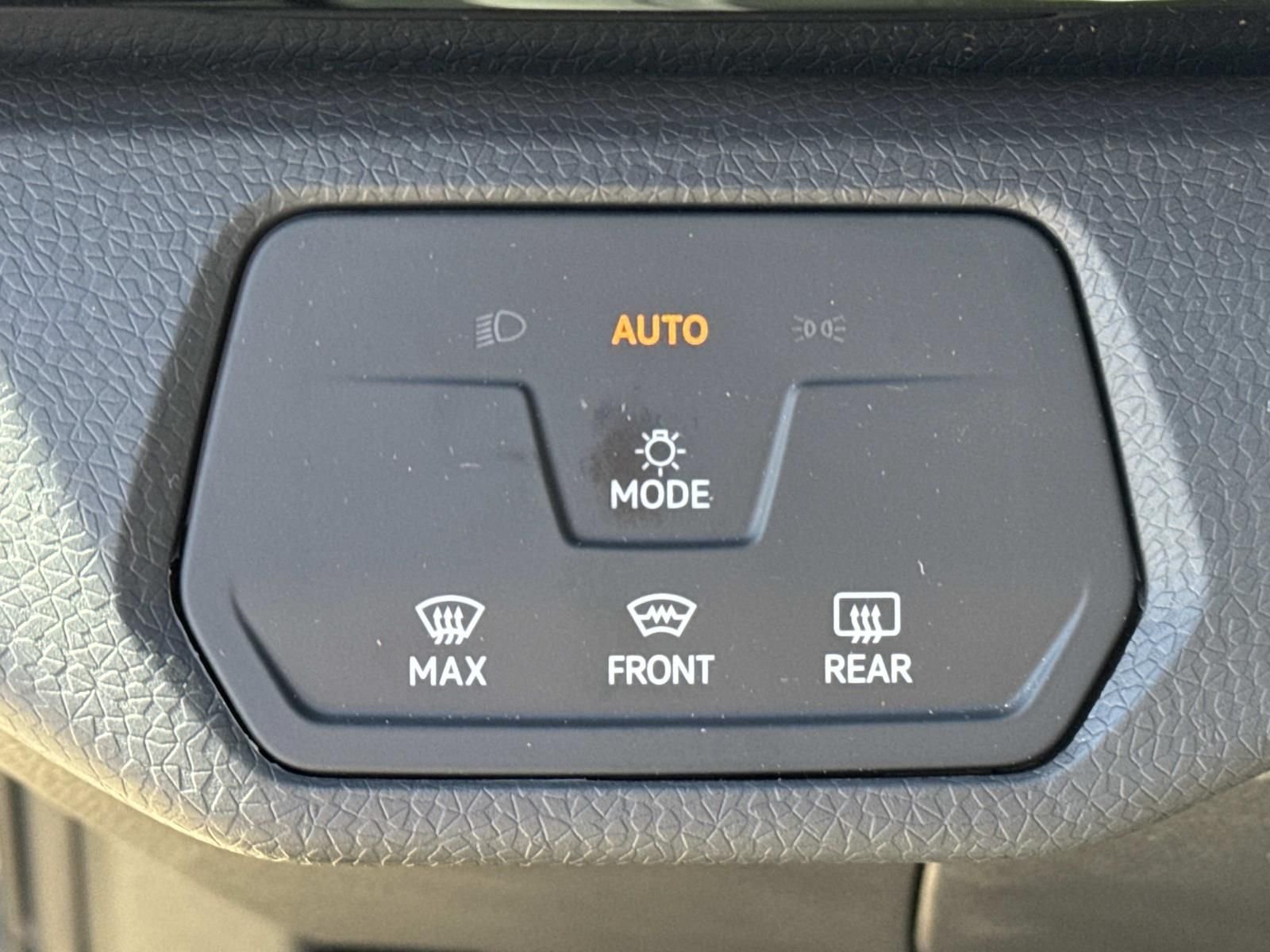 2025 Volkswagen ID.4 PRO - Photo 11