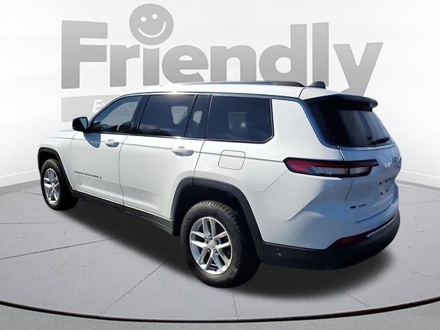 Used 2023 White Jeep Laredo image 3