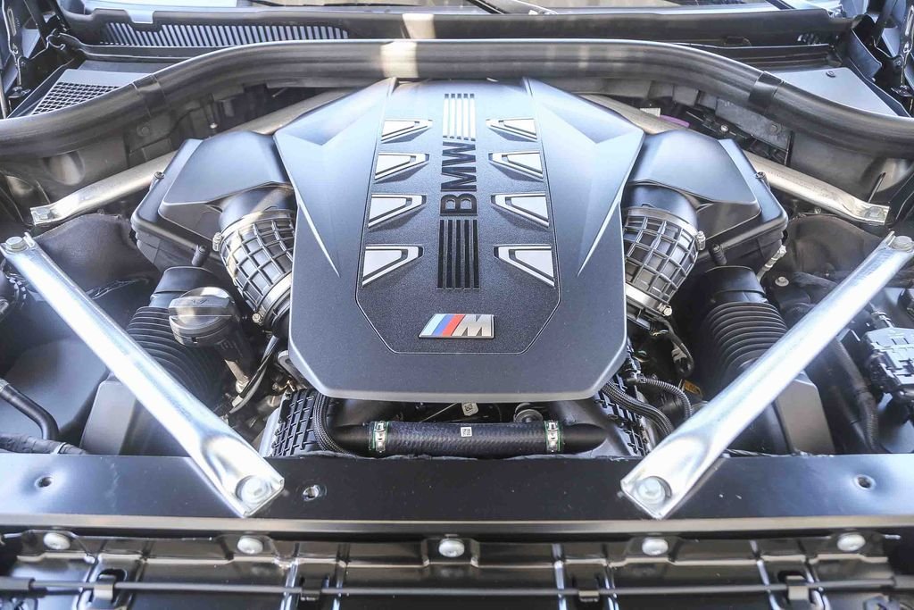 New 2027 Dravit Grey Metallic BMW M60i image 23