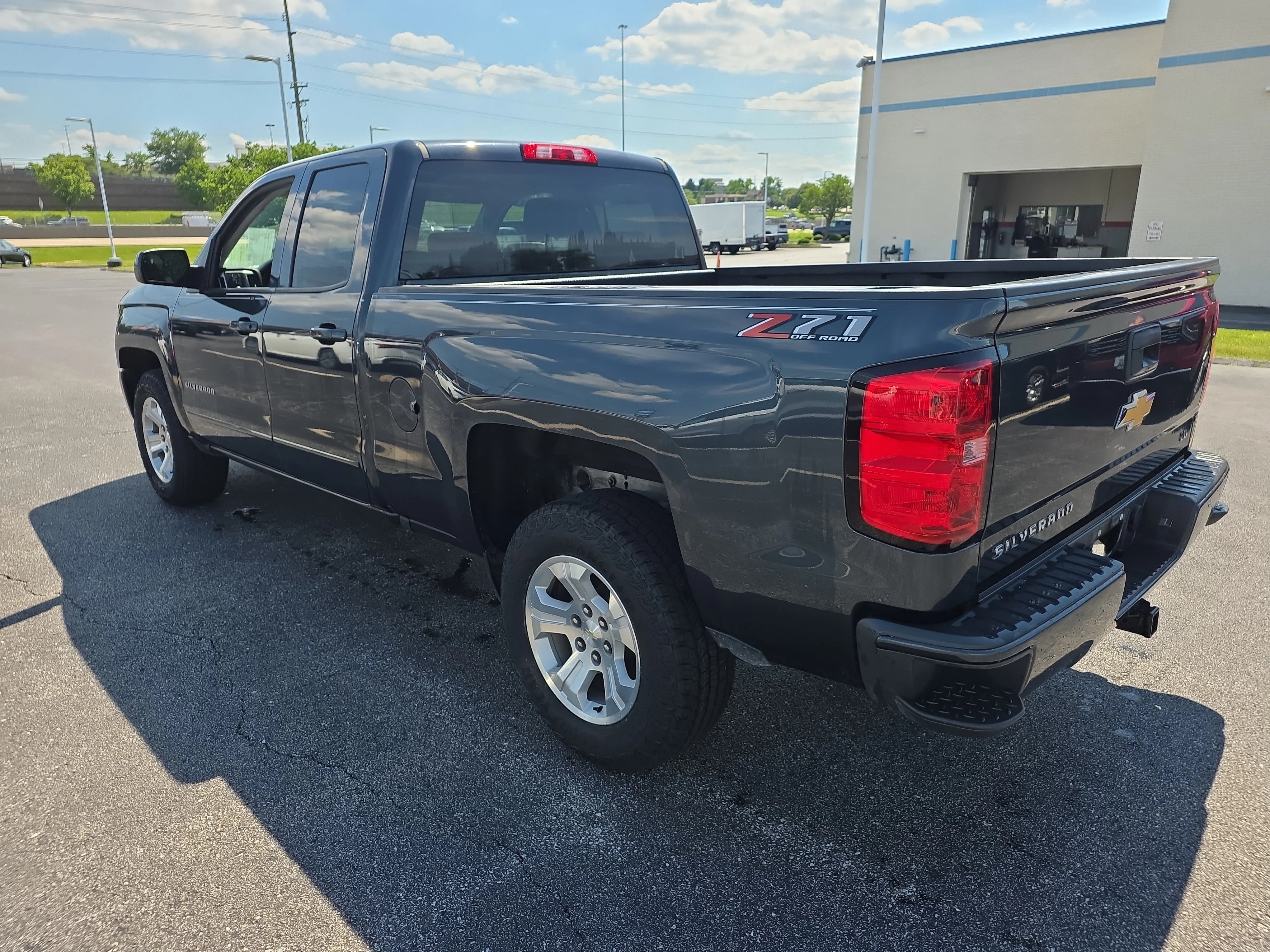 Used 2019  Chevrolet LT image 6