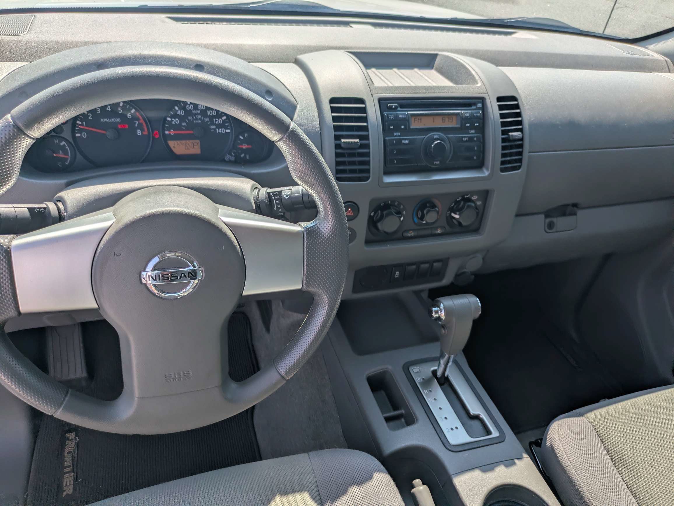 Used 2013 White Nissan S image 11
