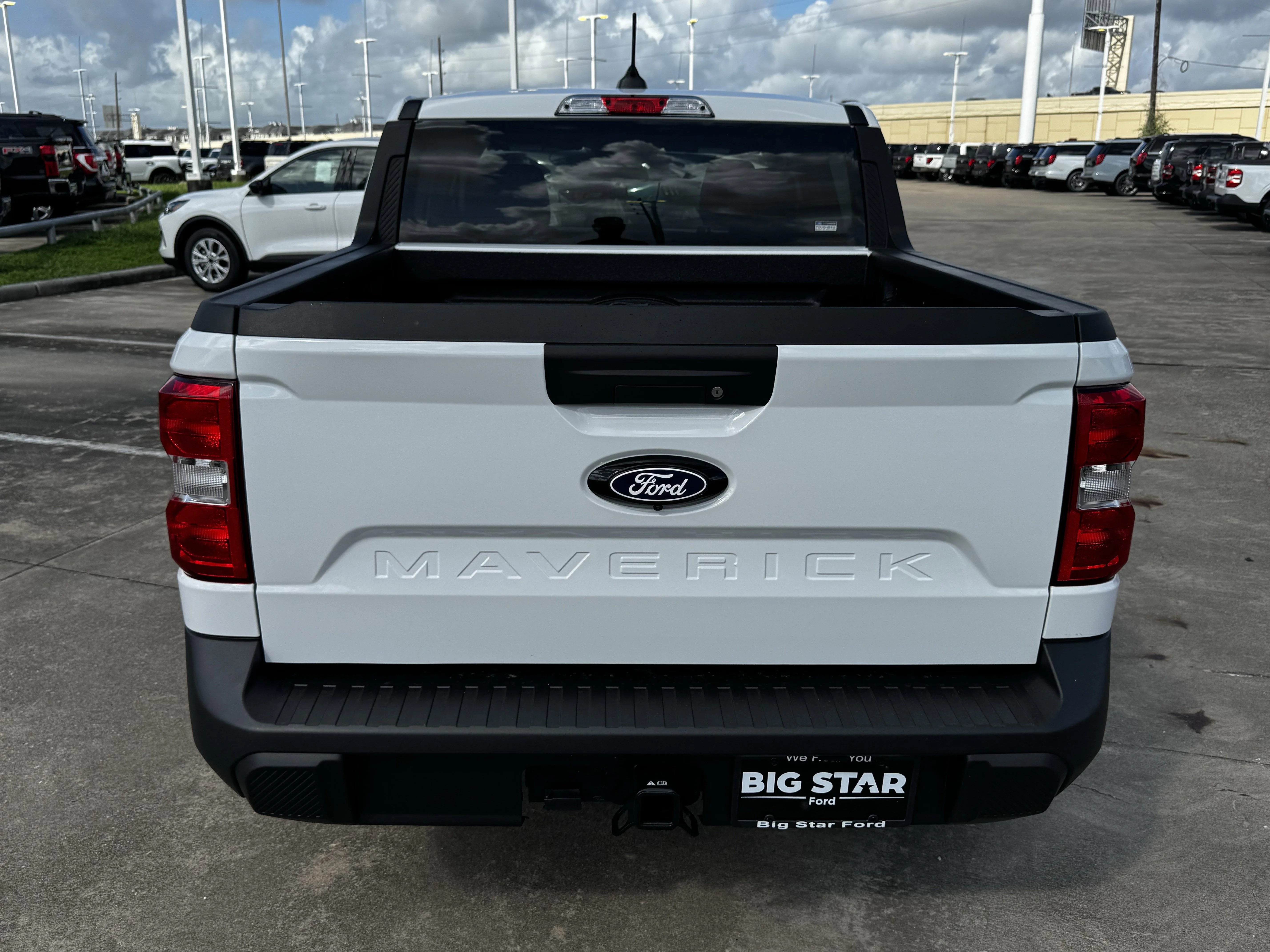 New 2026 Oxford White Ford XL image 8