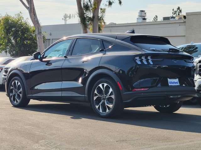New 2026 Shadow Black Ford Select image 2