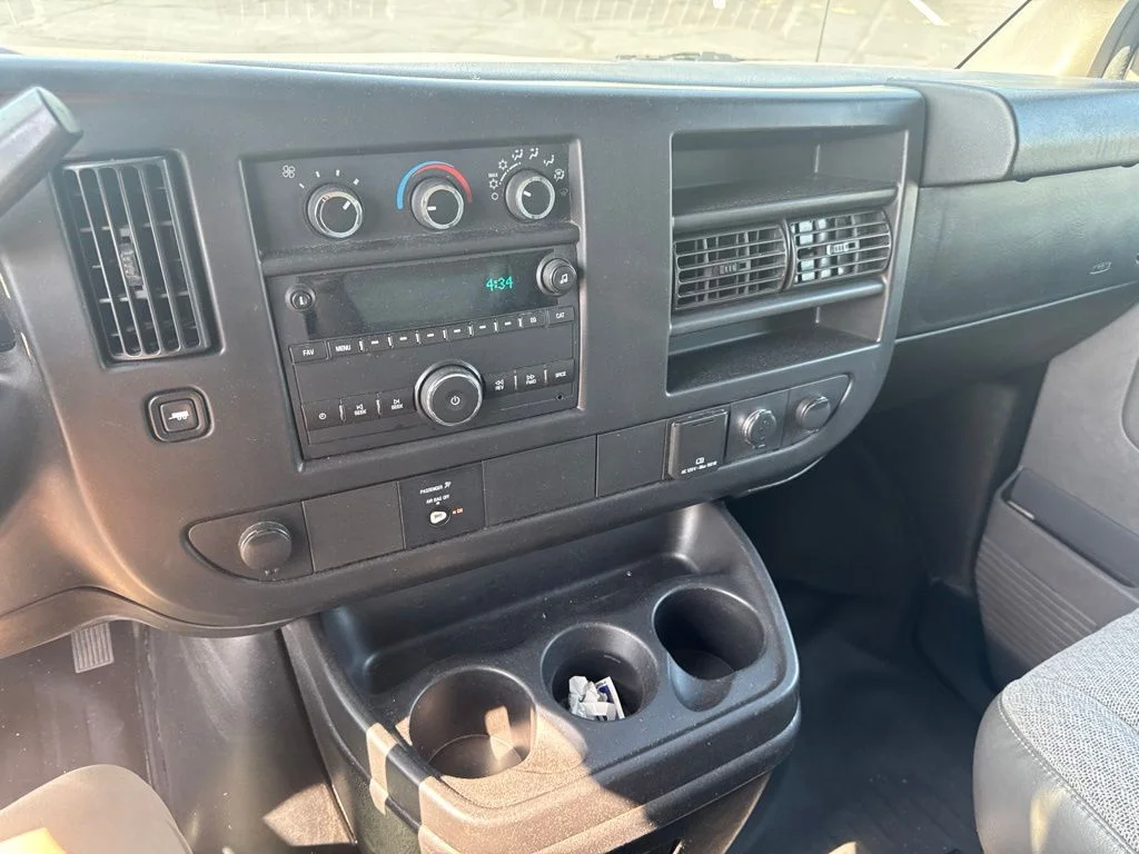 Used 2017 Summit White Chevrolet Work Van image 12