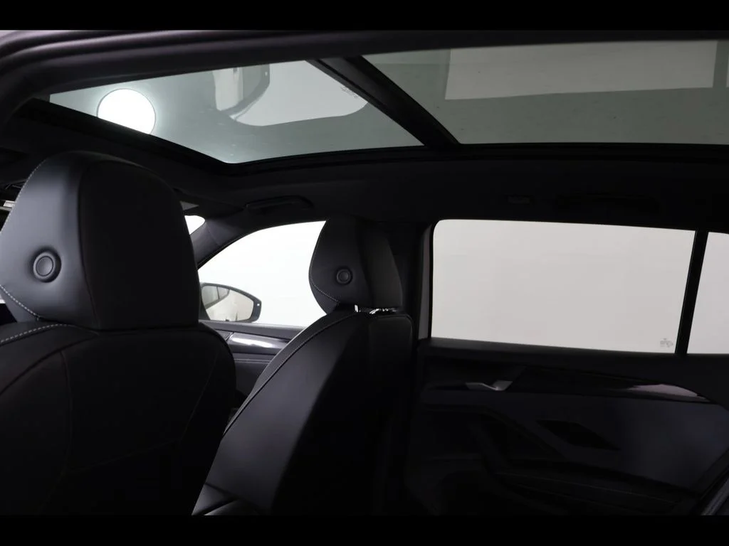 New 2026 White/off-white Volkswagen 2.0T SE R-Line Black image 9