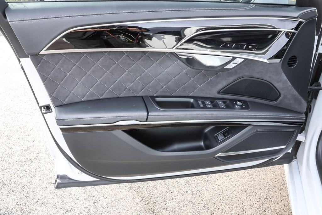 2023 Audi S8 Base - Photo 31