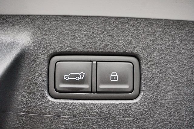New 2026 Silver Hyundai SE image 17