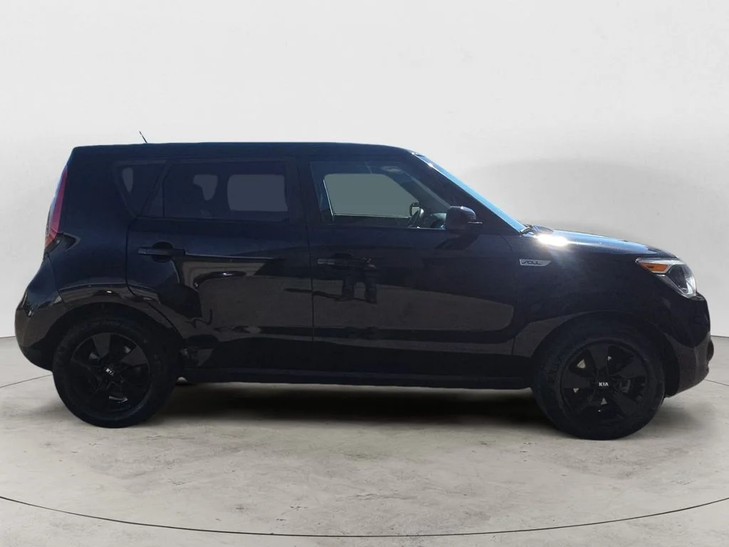Used 2019 Black Kia Base image 4
