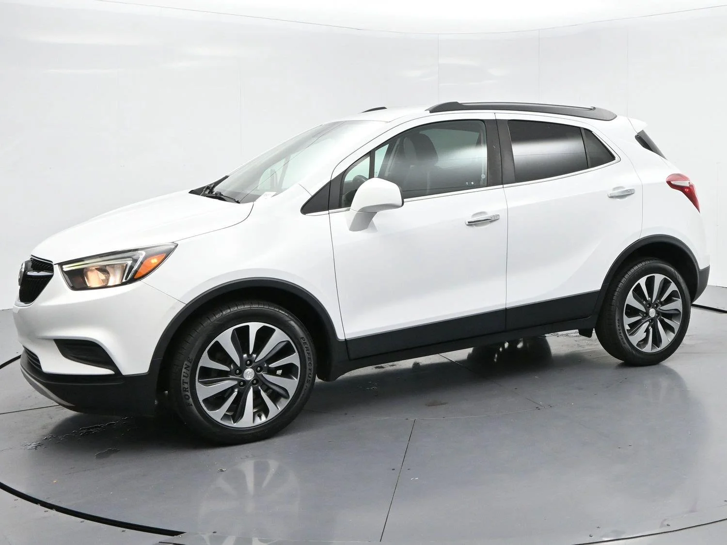 Used 2021 Summit White Buick Preferred image 4