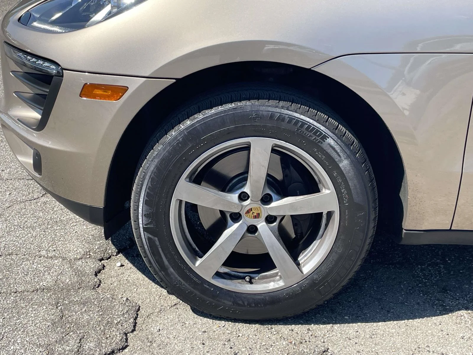 Used 2018 Gold Porsche Base image 4