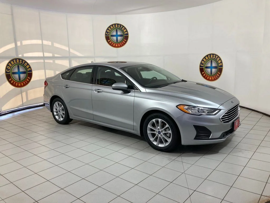 Used 2020 Silver Ford SE image 19