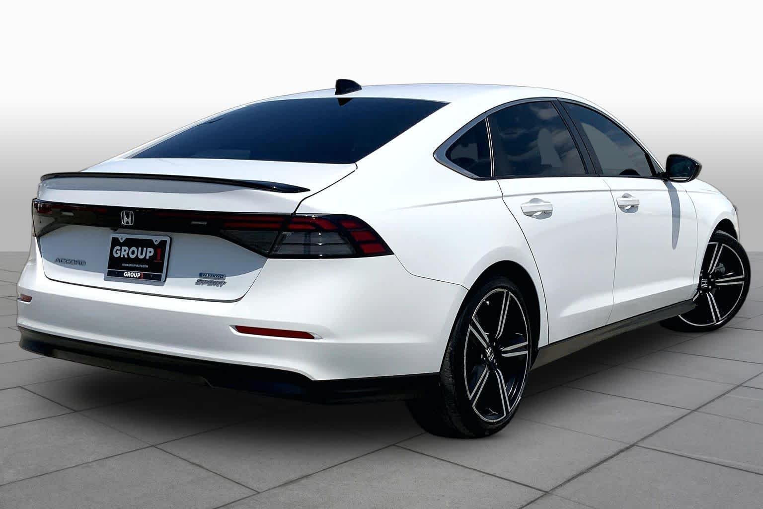 Used 2023 Platinum White Pearl Honda Sport image 13