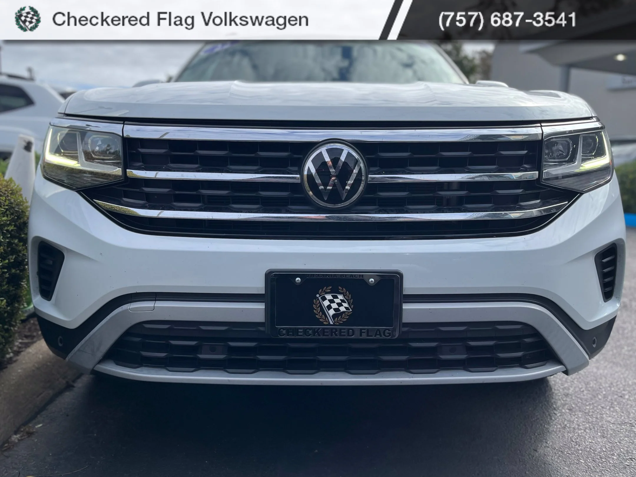 Used 2022 Pure White Volkswagen 3.6L V6 SE w/Technology image 12