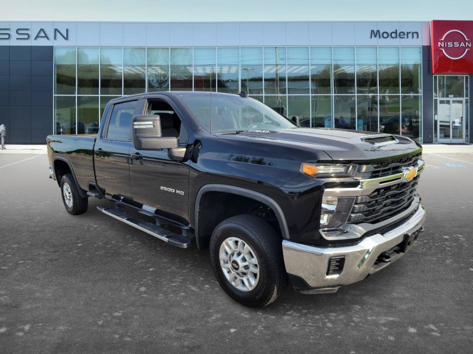 Used 2026 Black Chevrolet LT image 3