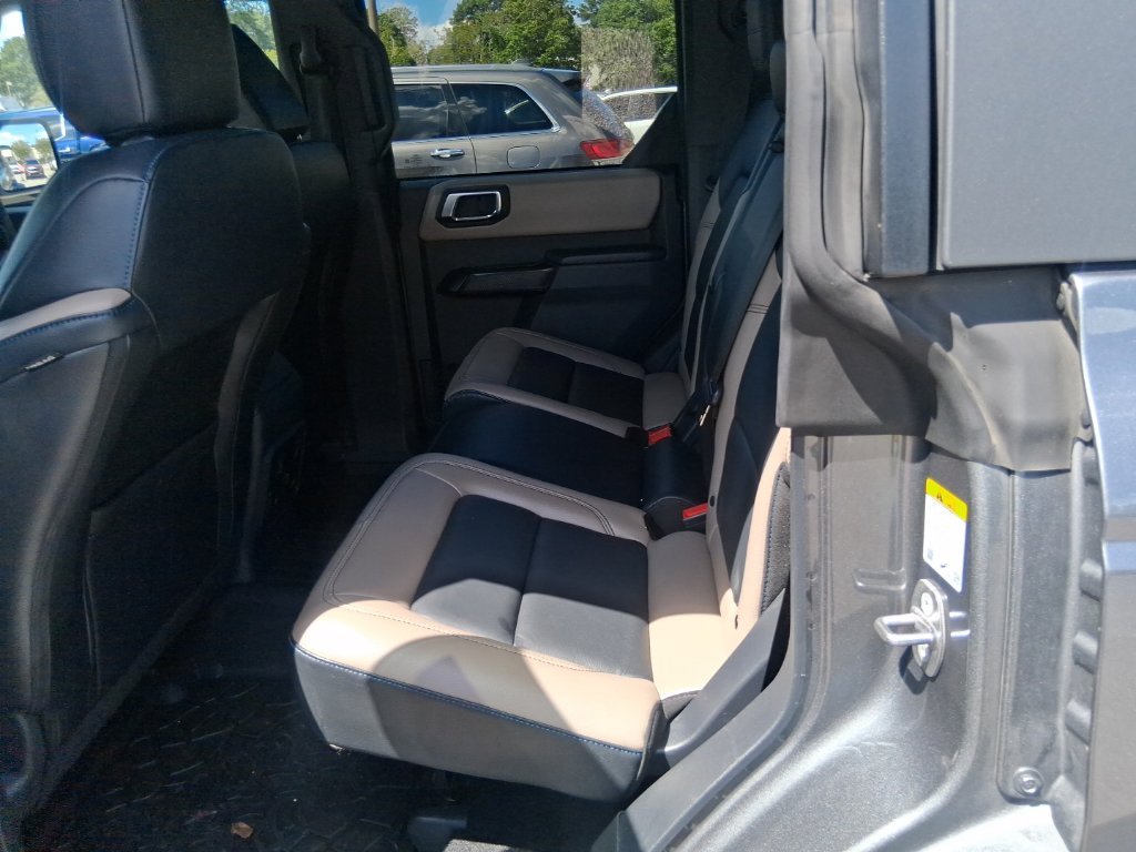 Used 2024 Gray Ford Wildtrak image 15