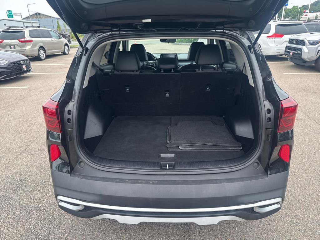 Used 2021 Black Kia S image 7